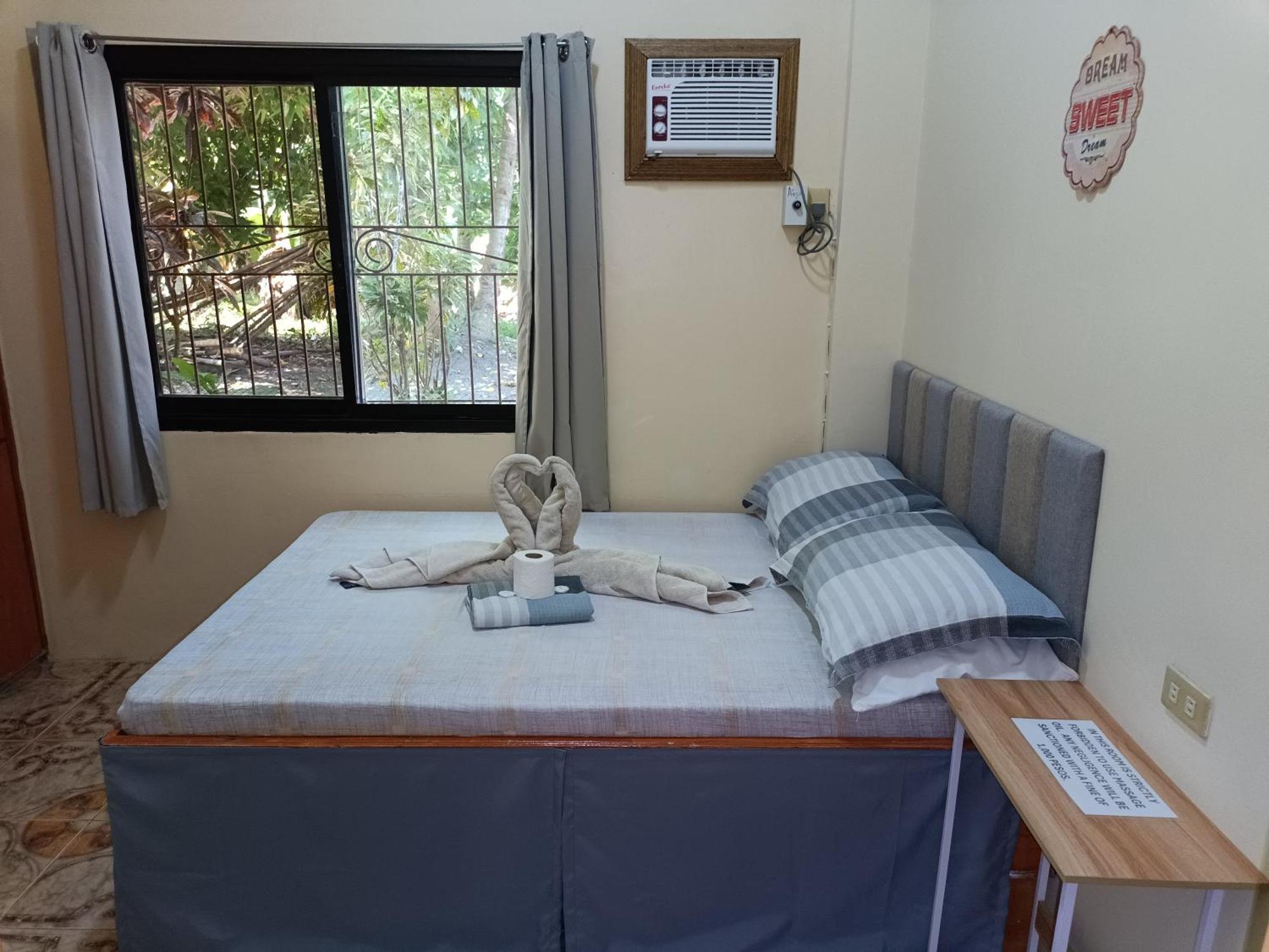 The Blue Pagong Aparthotel Puerto Galera Εξωτερικό φωτογραφία